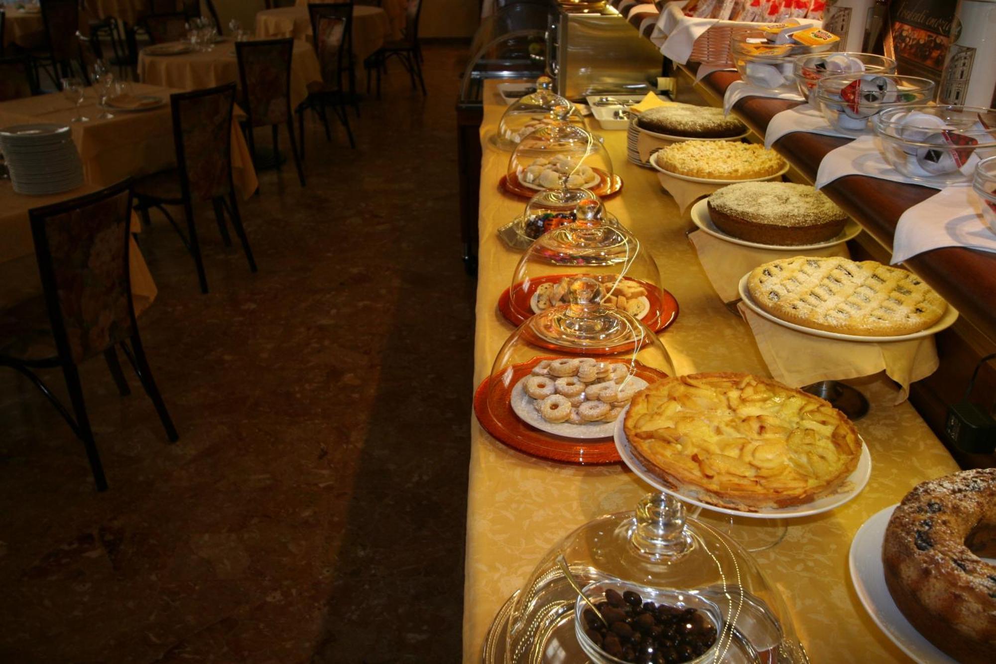 Nuovo Albergo Киети Екстериор снимка
