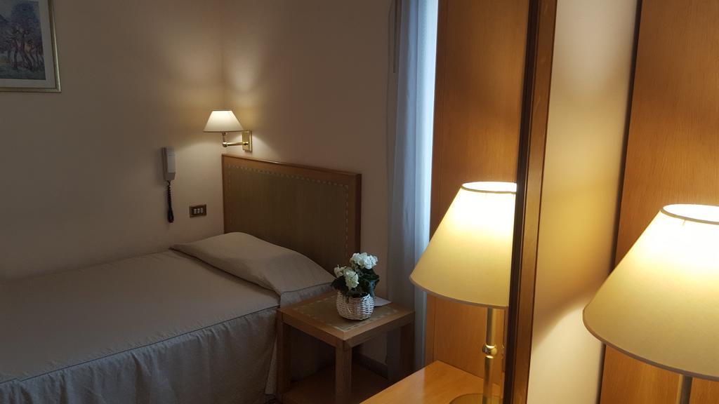Nuovo Albergo Киети Екстериор снимка
