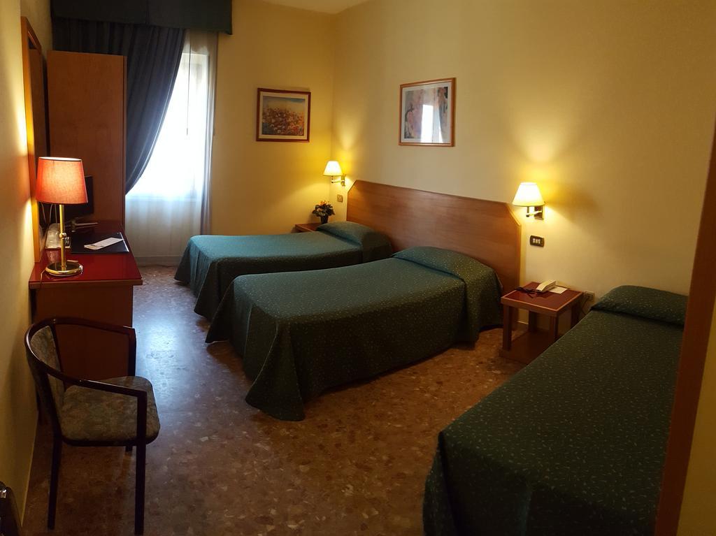 Nuovo Albergo Киети Екстериор снимка