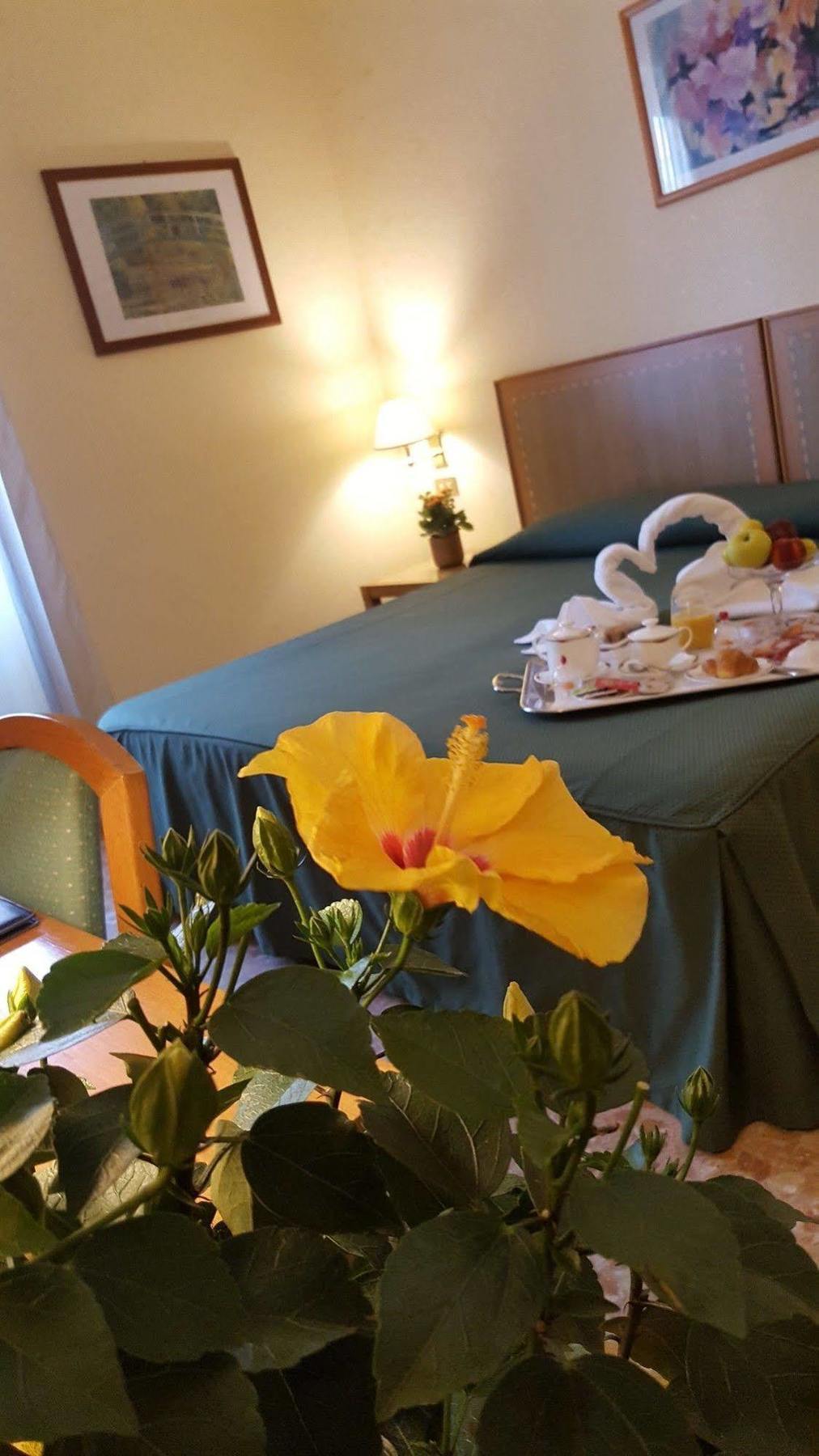 Nuovo Albergo Киети Екстериор снимка