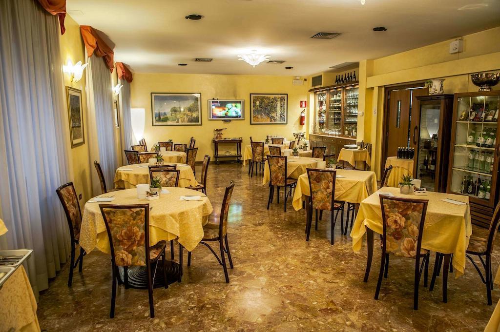 Nuovo Albergo Киети Екстериор снимка