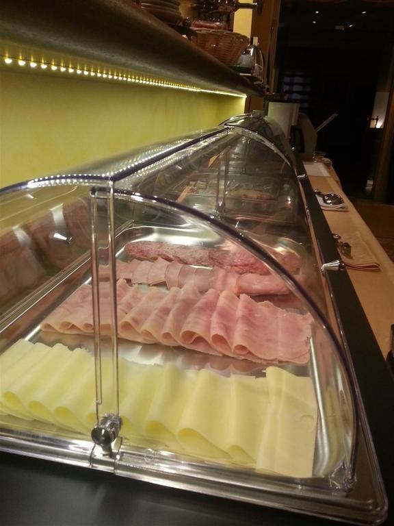 Nuovo Albergo Киети Екстериор снимка